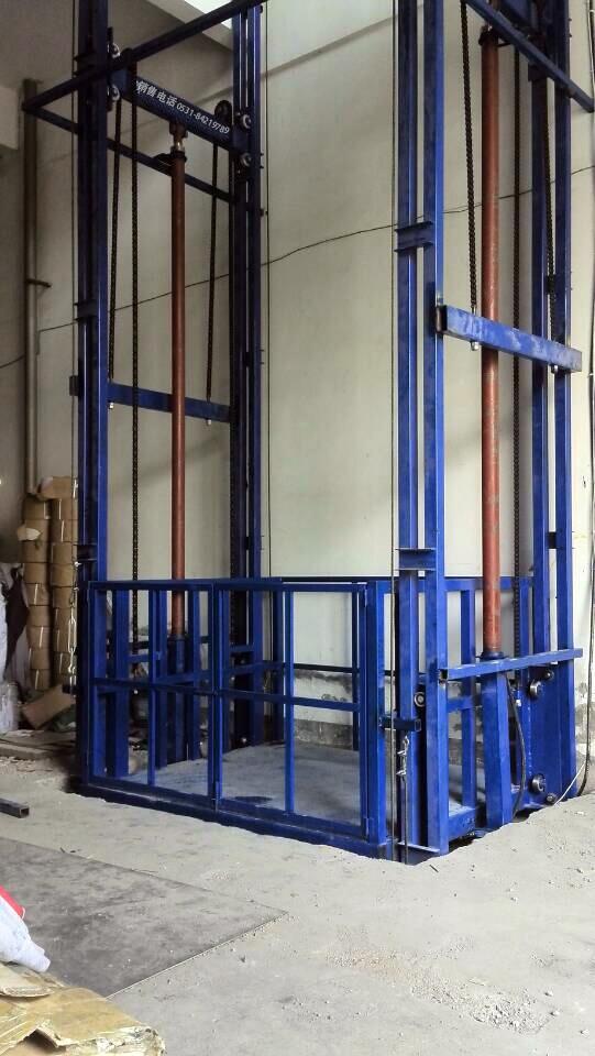 BEACON 2-ton double-span guide rail lift during hydraulic lifting test