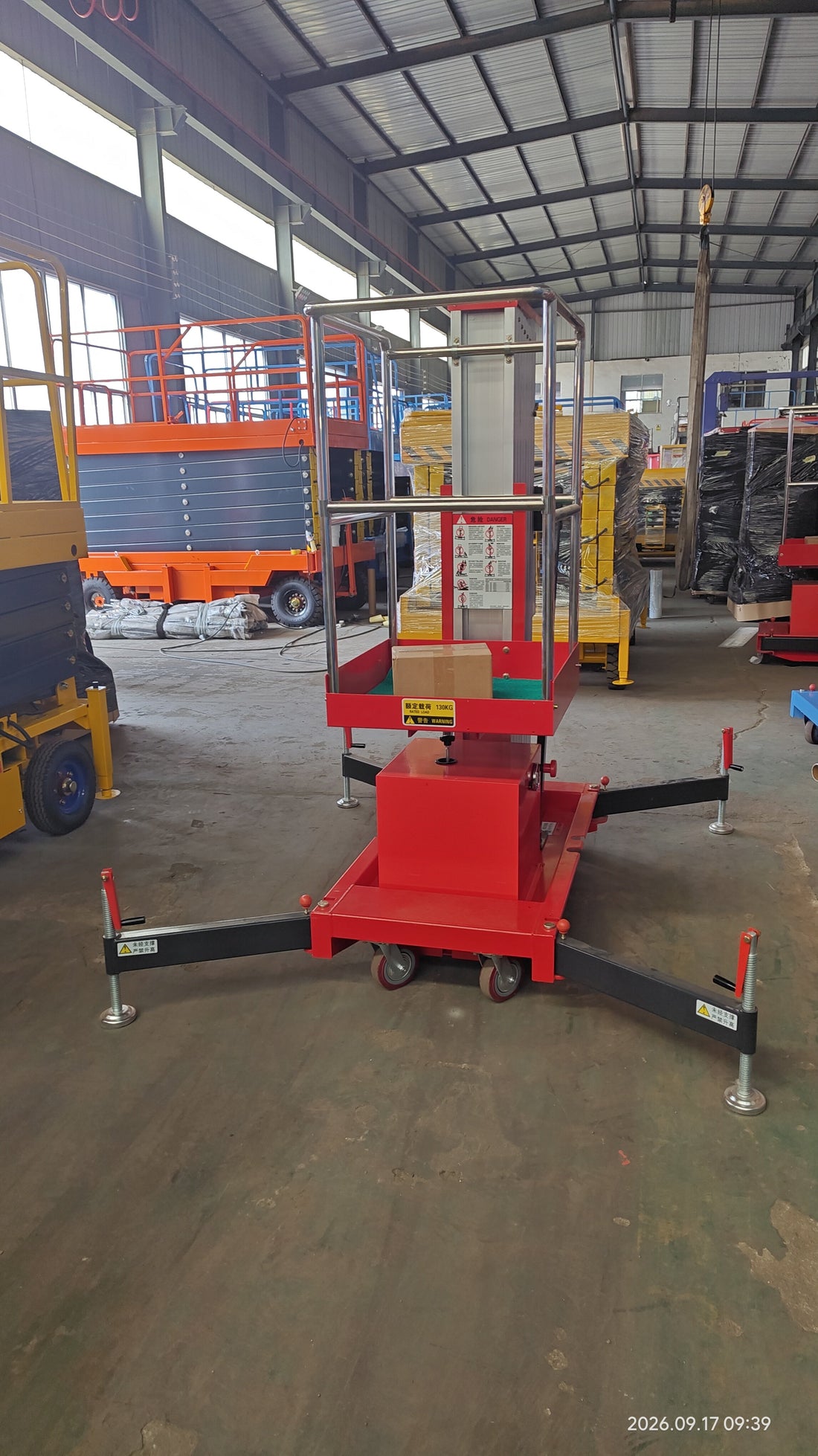 10m battery-powered aluminum aerial work platform lifting and lowering function test